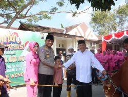 Sambut Hari Bhayangkara Ke-78, Polres Wonogiri Bhakti Religi Serahkan Hewan Kurban dan Sembako