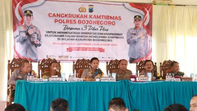 Sapa Warga Saat Cangkrukan Kamtibmas, Kapolres Ajak Jaga Kondusifitas Kamtibmas di Bojonegoro