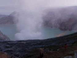 Gunung Kawah Ijen Naik Status Waspada, Wisatawan Dilarang Mendekat