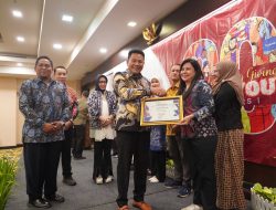 Beri Penghargaan Pendonor Darah, Plt. Bupati Sidoarjo: Donor Darah itu Gaya Hidup Penyelamat Sesama