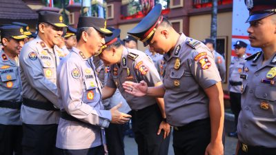 Pimpin Upacara Kenaikan Pangkat, Kadiv Humas Polri Tegaskan Tantangan ke Depan