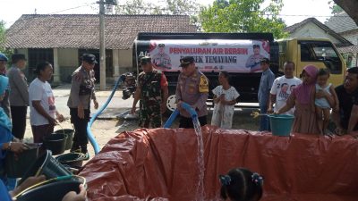 Tanggapi Keluhan Masyarakat, Polisi Bantu Atasi Krisis Air Bersih di Temayang