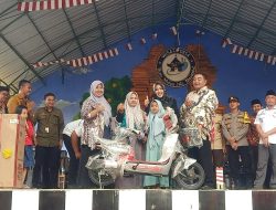 Bupati Ikfina Hadiri HUT Wisata Desa BMJ Mojopahit ke-22 Tahun 2024, Serahkan Hadiah Utama Sepeda Listrik Masuk Gratis