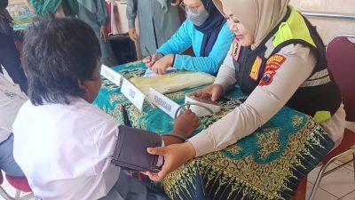 Jelang HUT Polwan ke-76, Polwan Polres Wonogiri Gelar Bakti Kesehatan