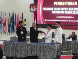 Diiringi Sholawat Badar, MUBAROK Daftar ke KPU, Jelaskan Lima Visi dan Misi untuk Kemajuan Kabupaten Mojokerto Lebih Baik