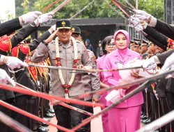 Penyambutan Meriah Kapolda Jateng Baru Dengan Tradisi dan Penghormatan
