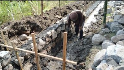 Proyek Plengsengan di Desa Candipari Diduga Tidak Sesuai Spesifikasi dan Terkesan Siluman
