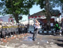 Simulasi Pengamanan Pilkada Dompu, Bom di KPU Berhasil Dijinakkan Polisi