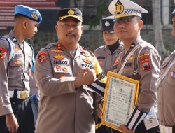 Kapolres Wonogiri Ganjar Penghargaan Kepada Anggota Berprestasi