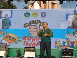 Satpol PP Sidoarjo dan Bea Cukai Gelar Sosialisasi Gempur Rokok Ilegal di Alun Alun Monumen Jayandaru