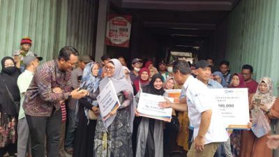 Kepedulian BRI Kanca Krian Salurkan Bantuan untuk Korban Kebakaran Pasar