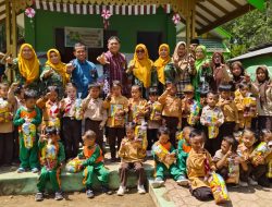 Ketua IIK Perhutani KPH Bondowoso Melakukan Kunjungan ke TK Tunas Rimba