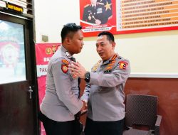 Temui Personel yang Jadi Penggali Kubur, Kapolri : Terus Menjadi Polisi Baik untuk Masyarakat