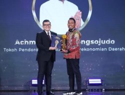 Cak Fauzi Dinobatkan Sebagai Tokoh Pendongkrak Pariwisata dan Perekonomian Daerah