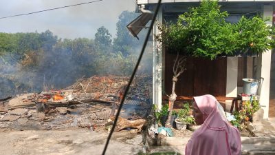 Dua Rumah Warga Desa Ngujung Temayang Dilalap Sijago Merah