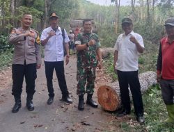 Kapolsek Bersama Danposramil Kunjungi Lokasi Petak 60B RPH Sumber Wringin
