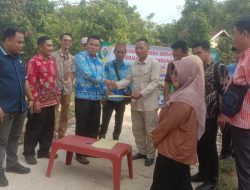 Kepala Desa Kalibalangan, Serah Terima Pembangunan Jalan OnderlaGh Tahun 2024