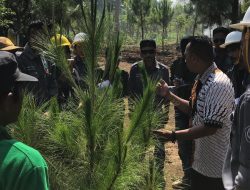 Mahasiswa PKL Asal Kupang Mendapat Bimbingan Praktek Pembibitan Secara Vegetatif