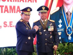 Pemberian Tanda Kehormatan Bintang Bhayangkara Utama Wujud Komitmen Kokohnya Sinergisitas TNI-Polri
