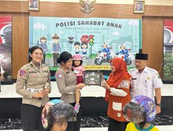 Polisi Sahabat Anak, Satlantas Polresta Sidoarjo Kenalkan Pentingnya Tertib Berlalu Lintas kepada  Murid PG dan TK