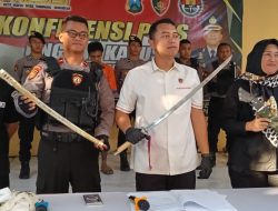 Resahkan Warga, Pria Pembawa Sajam di Depan Kampus UINSA Sidoarjo Ditangkap Polisi