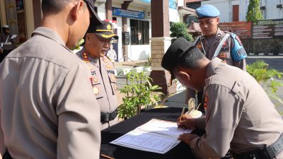 Polres Wonogiri Upacara Penyerahan Jabatan Kapolsek dan Kenaikan Pangkat ASN