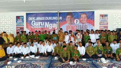 Ratusan Guru Ngaji Deklarasi Dukung Ipong-Luhur, Soroti Program Insentif dan Umrah 1.000 Kyai