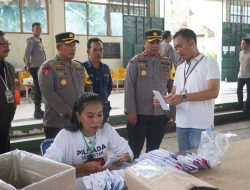 Atensi Pelipatan Surat Suara Pilkada 2024, Wakapolres Wonogiri Tinjau Prosesnya