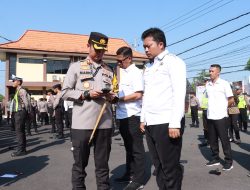 Cegah Judi Online, Kapolres Bojonegoro Periksa HP Seluruh Anggota