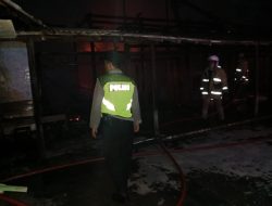 Diduga Akibat Korsleting Listrik, Polisi Selidiki Penyebab Sebuah Rumah Terbakar di Selogiri