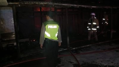 Diduga Akibat Korsleting Listrik, Polisi Selidiki Penyebab Sebuah Rumah Terbakar di Selogiri