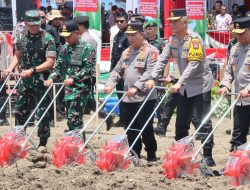 Kapolri dan Panglima TNI Resmikan Gugus Tugas Polri untuk Ketahan Pangan Nasional di Sidoarjo