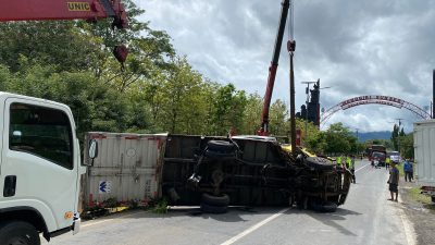 Polisi Evakuasi Kecelakaan Truk di Selogiri, Arus Lalulintas Kembali Normal