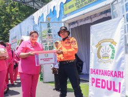 Bhayangkari Cabang Bojonegoro Berikan Dukungan Moril kepada Petugas Pengamanan Nataru 2024