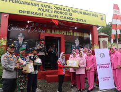 Dukung Pengamanan Nataru, Bhayangkari Cabang Wonogiri Bagi Bingkisan di Pospam Nataru