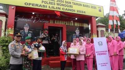 Dukung Pengamanan Nataru, Bhayangkari Cabang Wonogiri Bagi Bingkisan di Pospam Nataru