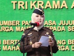 Kajati Jatim Mia Amiati Beri Pesan Khusus kepada Para Jaksa di Apel Pagi