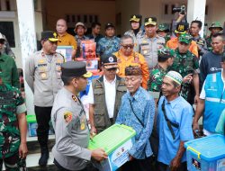 Kapolda Jabar Tinjau Lokasi Bencana di Sukabumi dan Salurkan Bantuan