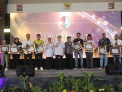Pj Bupati Bojonegoro Beri Penghargaan Wajib Pajak Terbaik, Dorong Pendapatan Daerah Non Migas