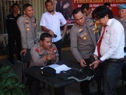 Polres Jember Gelar Pemeriksaan Senjata Api Rutin untuk Personel