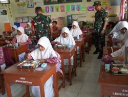 Uji Coba, Kodim Bojonegoro Bersama SPPG Taman Rajekwesi Distribusikan Ratusan Porsi Makan Sehat dan Bergizi