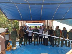 Administratur Perhutani KPH Bondowoso Serahkan Bantuan Pipa Air Bersih Kepada Desa Terdampak Bencana