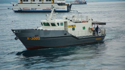 Ditpolairud Polda Jatim Siagakan 2 Kapal Patroli Amankan Selat Bali Selama Libur Panjang