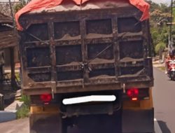Dump Truck Tambang Dituding Sebagai Pemicu Kerusakan Akses Jalan di Ponorogo