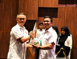 Ketua Umum PBVSI Jatim Lantik Kepengurusan PBVSI Kabupaten Sidoarjo Masa Bhakti 2024-2028