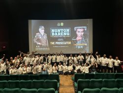 Memupuk Solidaritas dan Soliditas, Kajati Jatim Mia Amiati Nobar Film The Prosecutor 