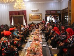 Pj. Bupati Lampung Utara Drs. H. Aswarodi, M.Si., Gelar Audensi Bersama Laskar Merah Putih