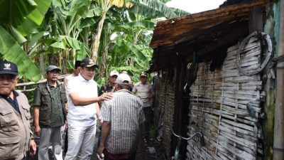 Sidak RTLH, PLT. Bupati Sidoarjo Harapkan Kesejahteraan Masyarakat Meningkat