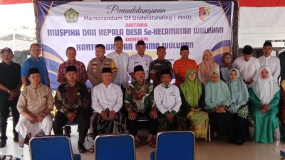 Tingkatkan Kualitas Pelayanan, KUA Wuluhan Teken MoU dengan Muspika dan Kepala Desa Se-Kecamatan