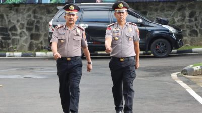 2 Personil Polres Wonogiri Terima Kenaikan Pangkat Pengabdian